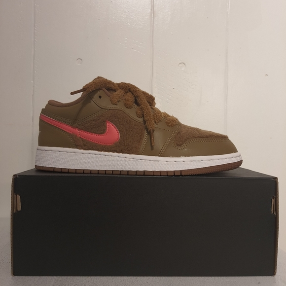 Jordan 1 low Teddy Bear 6.5Y/ 8 Womens - Picture 5 of 9